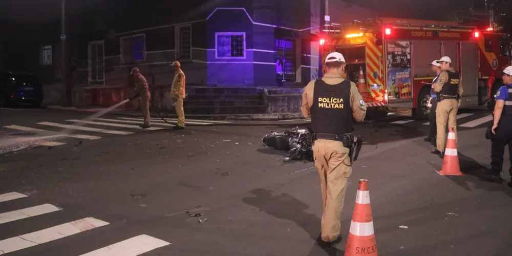 Acidente ocorreu na noite deste domingo