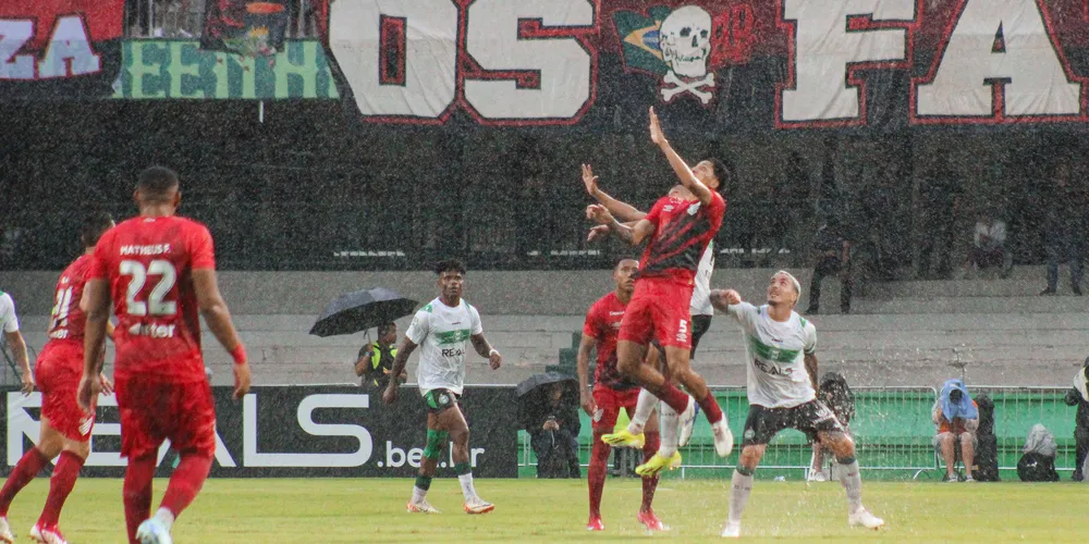 Partida aconteceu no Estádio Couto Pereira, em Curitiba