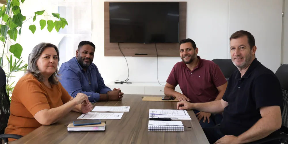 Os secretários municipais e representantes do Paraná em Ação estiveram reunidos.