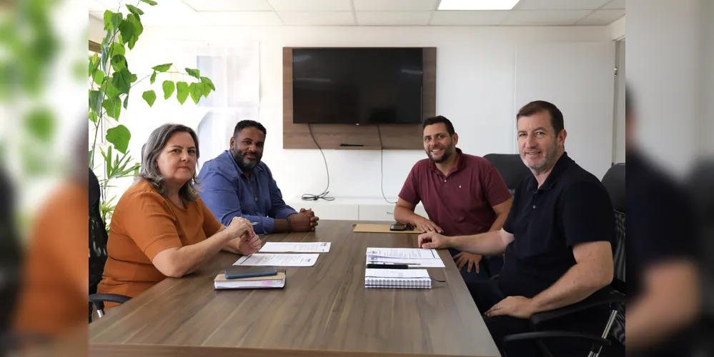 Os secretários municipais e representantes do Paraná em Ação estiveram reunidos.