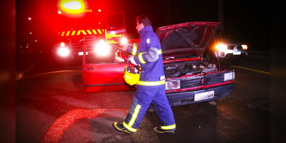 Equipes do Corpo de Bombeiros estiveram na ocorrência