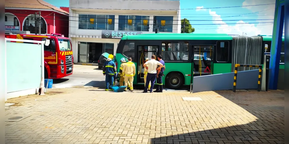 Equipes do Corpo de Bombeiros foram acionadas para o local da ocorrência