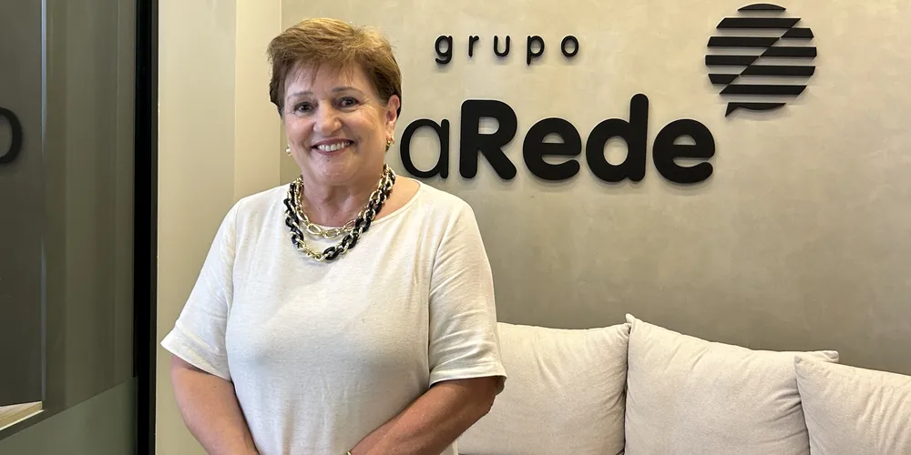 Joana D’Arc Panzarini Egg é graduada em Pedagogia, com ênfase em Gestão Escolar