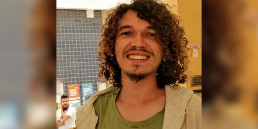 Kennedi foi sepultado neste sábado (28), no Cemitério São Vicente de Paula