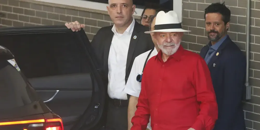 Lula foi submetido a uma tomografia nesta quinta-feira (19)