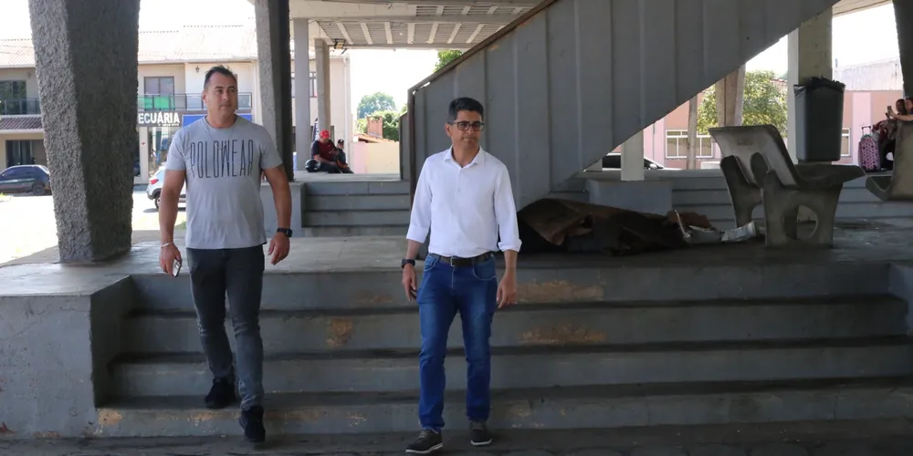 O vice-prefeito Régis Moreno e integrantes da Secretaria Municipal de Administração e Patrimônio estiveram na antiga rodoviária