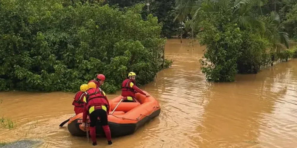 Cidades mais afetadas foram Guaratuba, Morretes, Paranaguá e Antonina, segundo a Defesa Civil