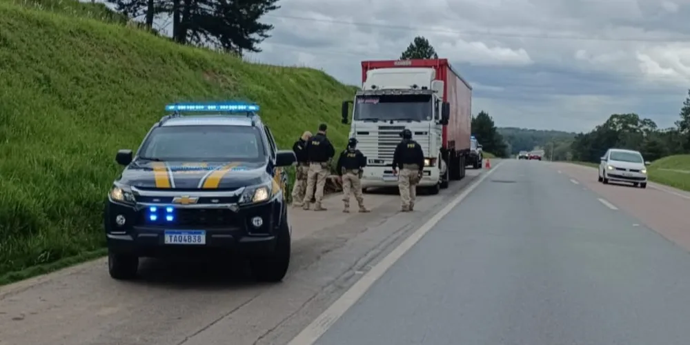 Três pessoas foram presas durante a ação