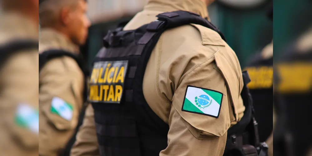 Segundo a PM, os suspeitos estavam em uma Dodge Ram vermelha