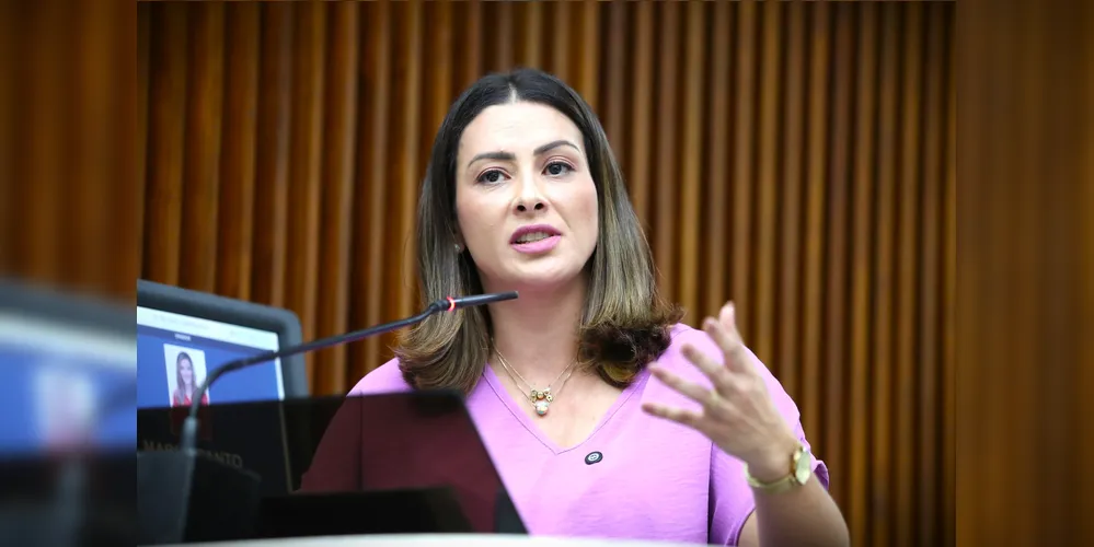 Mabel Canto durante comunicação parlamentar na Assembleia Legislativa