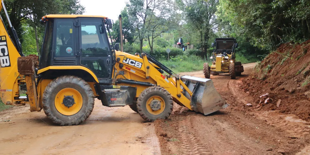 Nesta segunda-feira (27), os operadores atuaram em várias frentes de trabalho