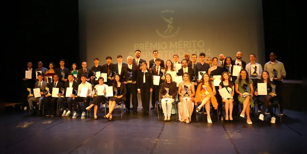 Cerimônia aconteceu no Cine-Teatro Ópera, no Centro de Ponta Grossa