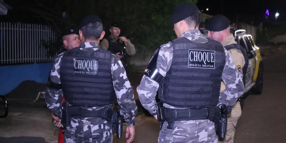 Pelotão de Choque da Polícia Militar esteve no local