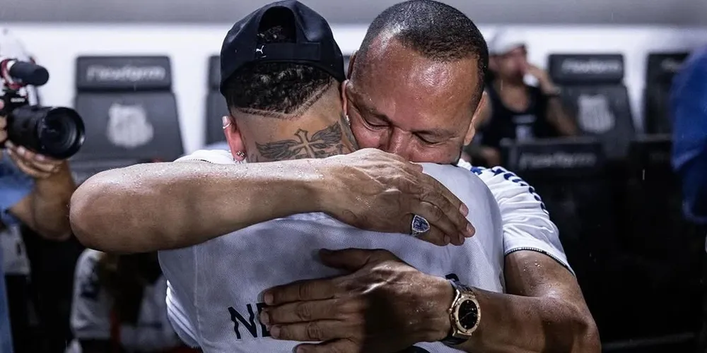 Neymar pai e Neymar Jr. chegaram a Santos no dia 31 de janeiro de 2025