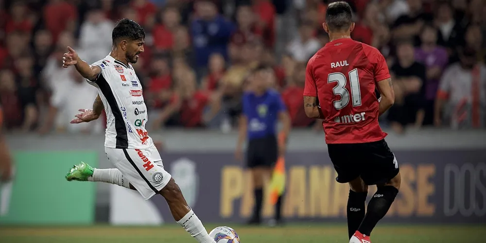 Partida aconteceu na Ligga Arena, em Curitiba