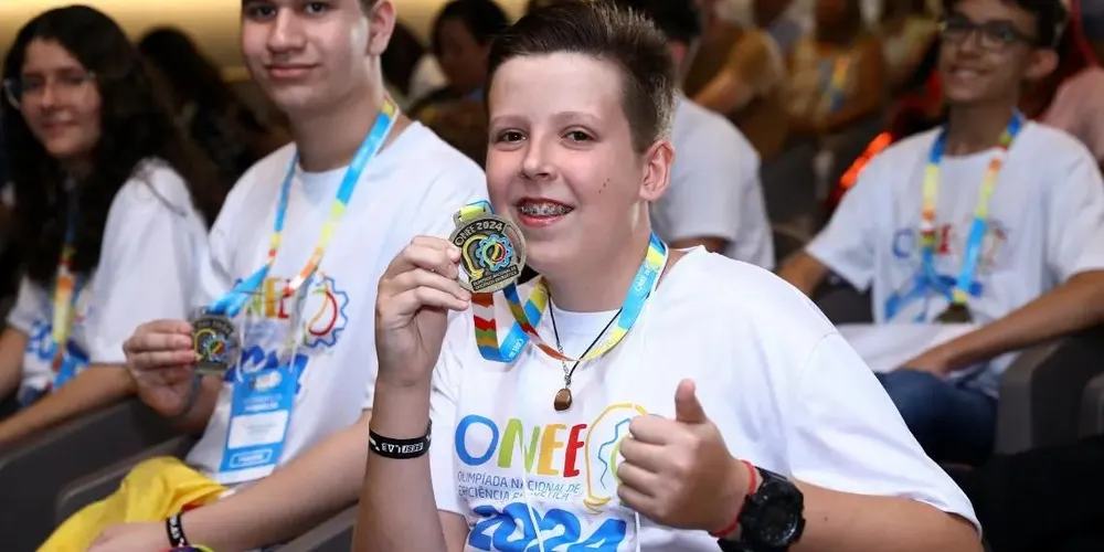 Mateus Eduardo Hauenstein, primeiro colocado no Paraná: “Tudo o que vivi nesta olimpíada não me trouxe só conhecimento teórico, mas conhecimento para minha vida toda”