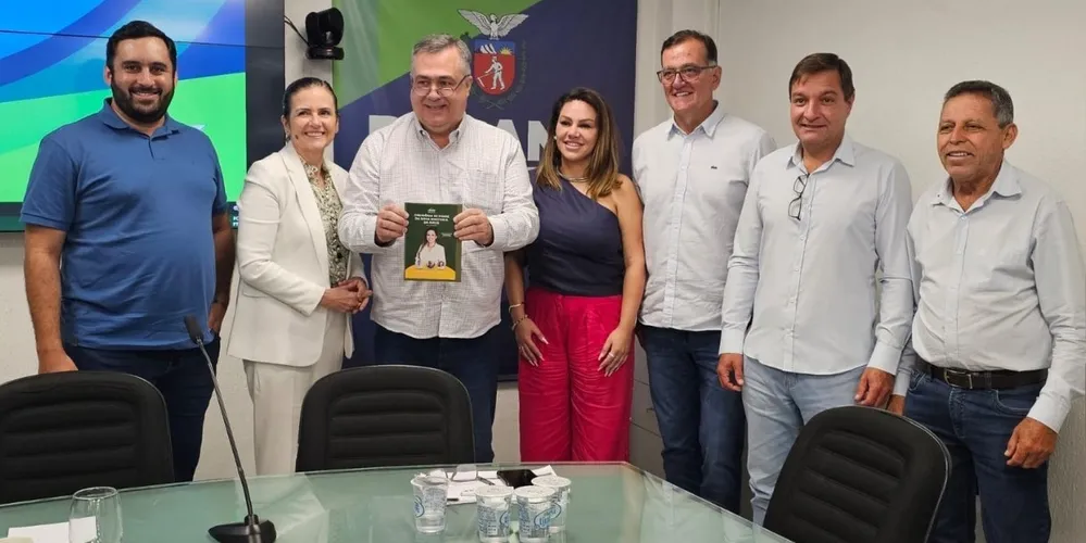 Encontro aconteceu nesta terça-feira (14), em Curitiba