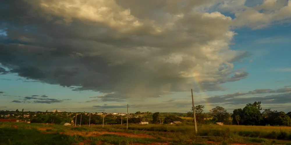 Manhãs terão nebulosidade variável, com chance de chuva pontual