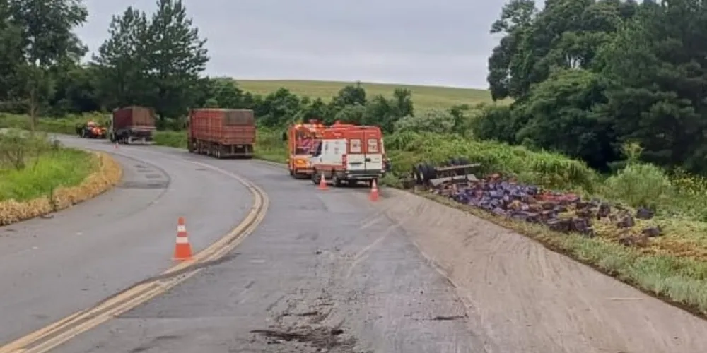 Acidente aconteceu na manhã deste domingo (22)