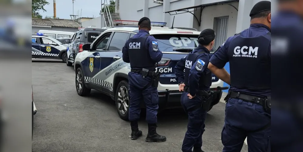 Mulher foi levada para a Cadeia Pública Hildebrando de Souza