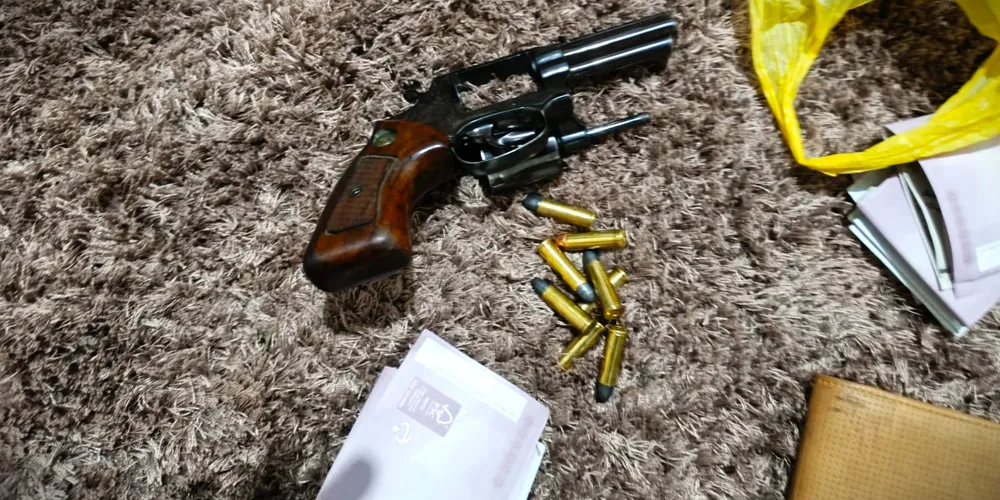 Armas estavam com um dos alvos da operação