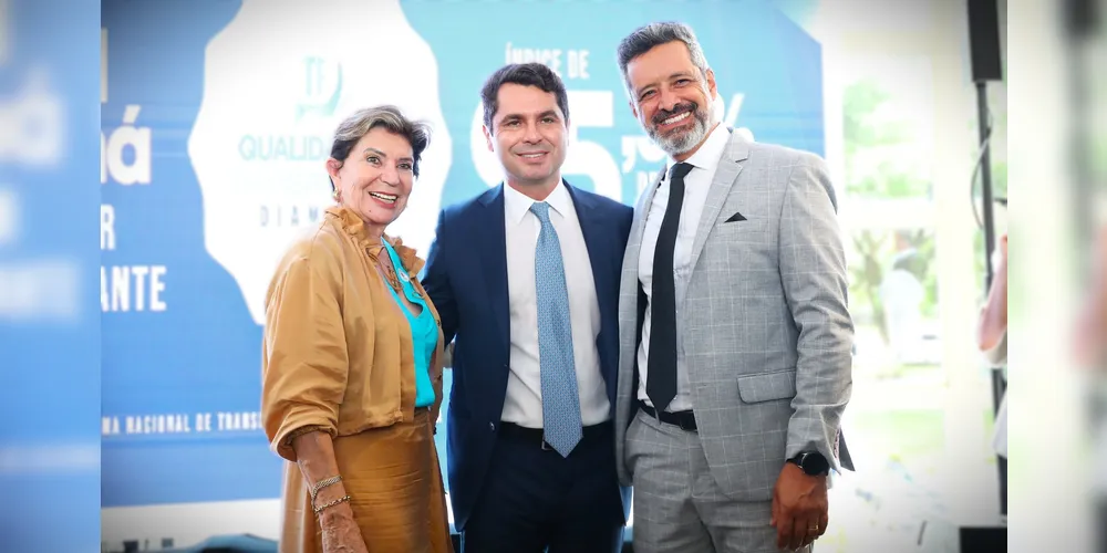 Elizabeth Schmidt, Alexandre Curi e Pastor Moisés Faria durante evento na Alep