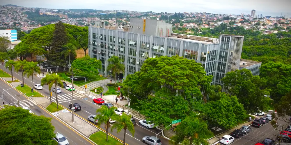 Praça de Atendimento da Prefeitura se localiza no Paço Municipal, na Avenida Visconde de Taunay