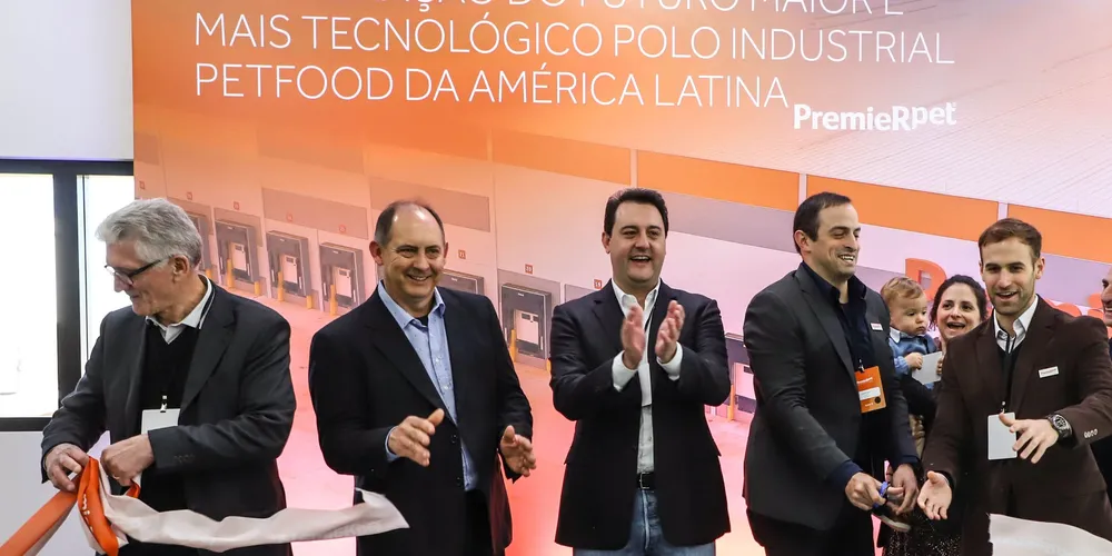 Fabrica foi inaugurada em 2022, com a presença do prefeito de Porto Amazonas Elias Gomes da Costa (PSD) e do governador Ratinho Jr. (PSD)