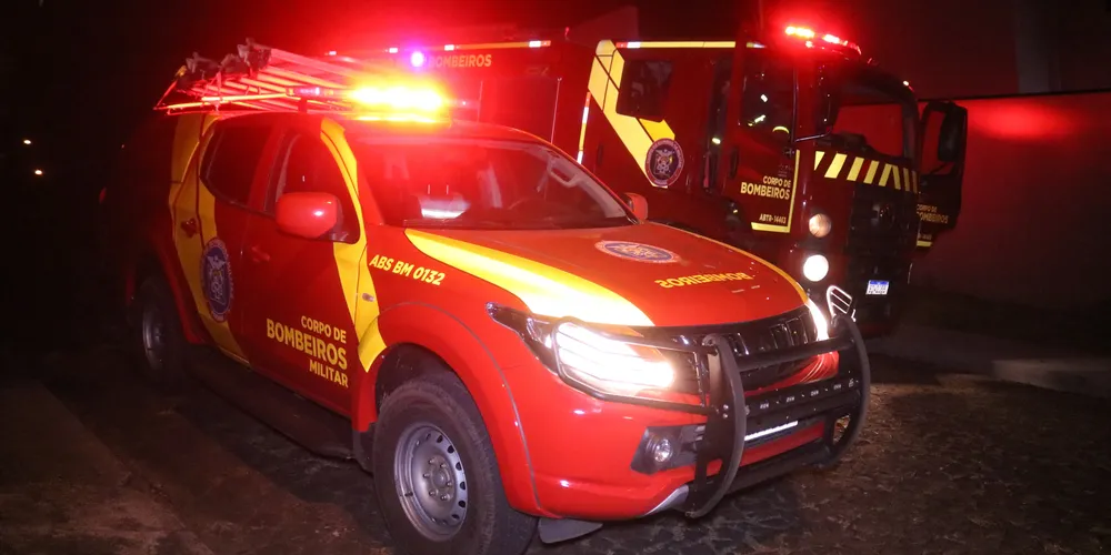 Autoridades realizaram orientações aos moradores do imóvel