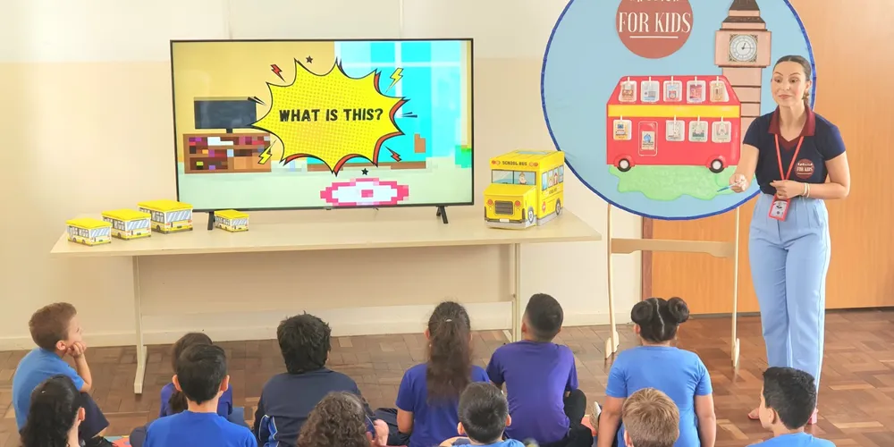 O EFK, que já chega a 28 mil alunos de maneira online, recebeu novos professores e passa a ter 57 profissionais em 74 escolas. Sete mil alunos serão atendidos com novos materiais didáticos exclusivos