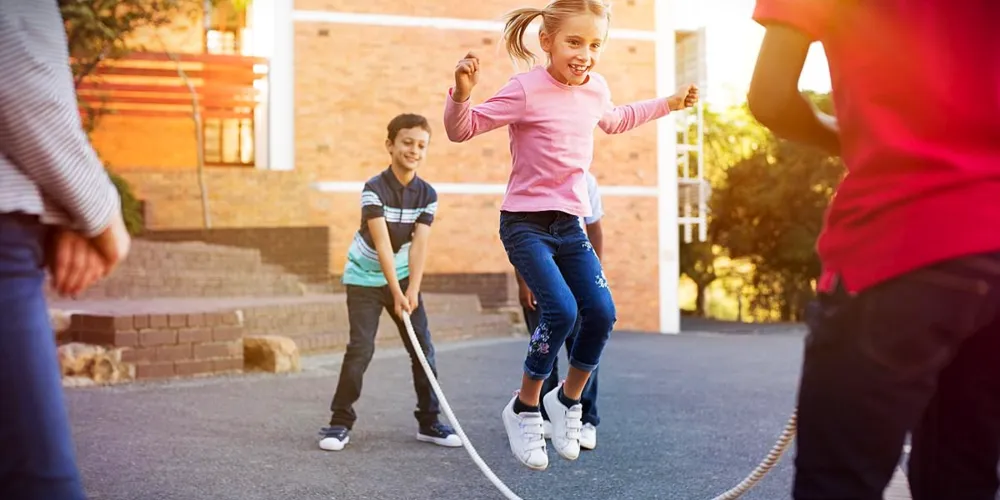 Pular corda pode ser uma das atividades a ser realizada