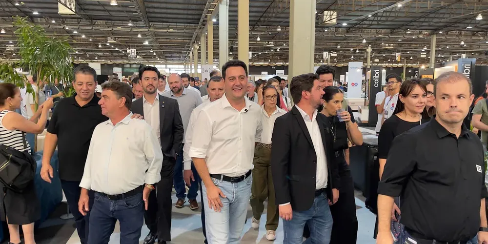 Ratinho durante visita à Movelpar nessa quinta-feira (06)