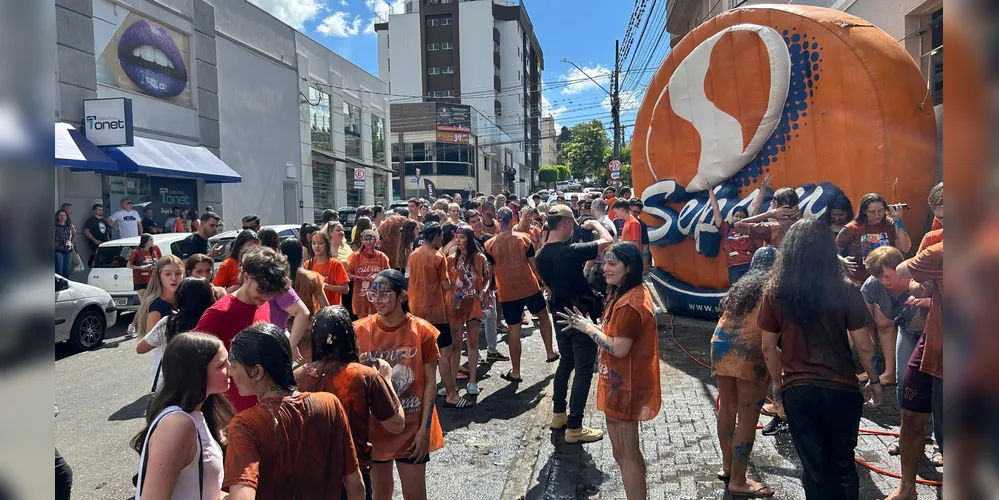 Comemoração aconteceu ao lado do Colégio Sepam, no Centro