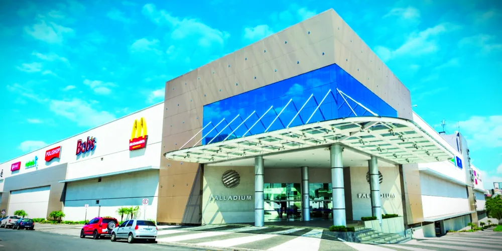 Shopping fica na rua Ermelino de Leão, na região de Olarias, em Ponta Grossa