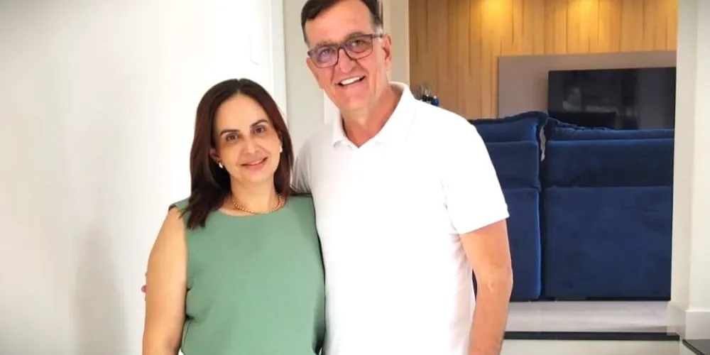 Ana Cláudia Pinheiro da Costa ao lado do prefeito eleito em Tibagi, Rildo Leonardi