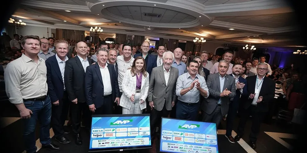 O evento da AMP contou com a presença do vice-governador Darci Piana e de prefeitos atuais, eleitos e reeleitos de todas as 19 regiões do Paraná