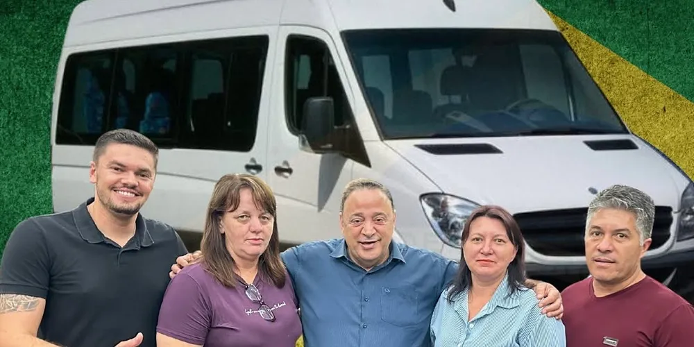 O vereador Léo, Hussein Bakri e demais representantes estiveram reunidos durante o anúncio.