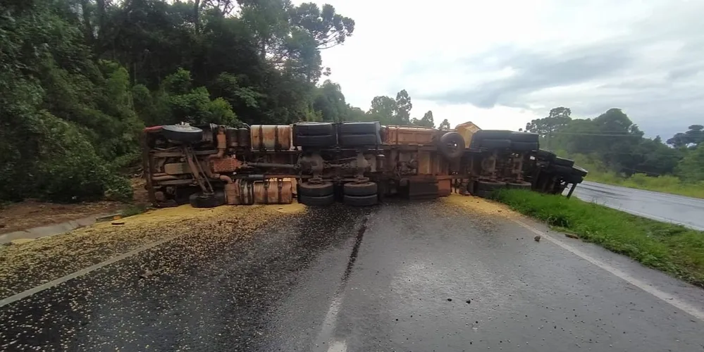 Ainda não há previsão para liberação do tráfego no local