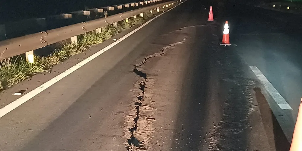 Pavimento afunda e trecho da BR-376 em Tibagi é interditado