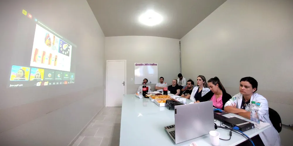 Profissionais da UPA também estão passando por cursos de capacitação em telemedicina