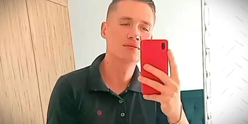 Victor Proença possui tatuagens pelo corpo