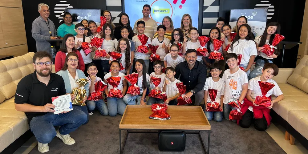 Turma da Escola Professor Bernardo encerrou a série de premiações do Concurso de Blogues do Vamos Ler em 2024