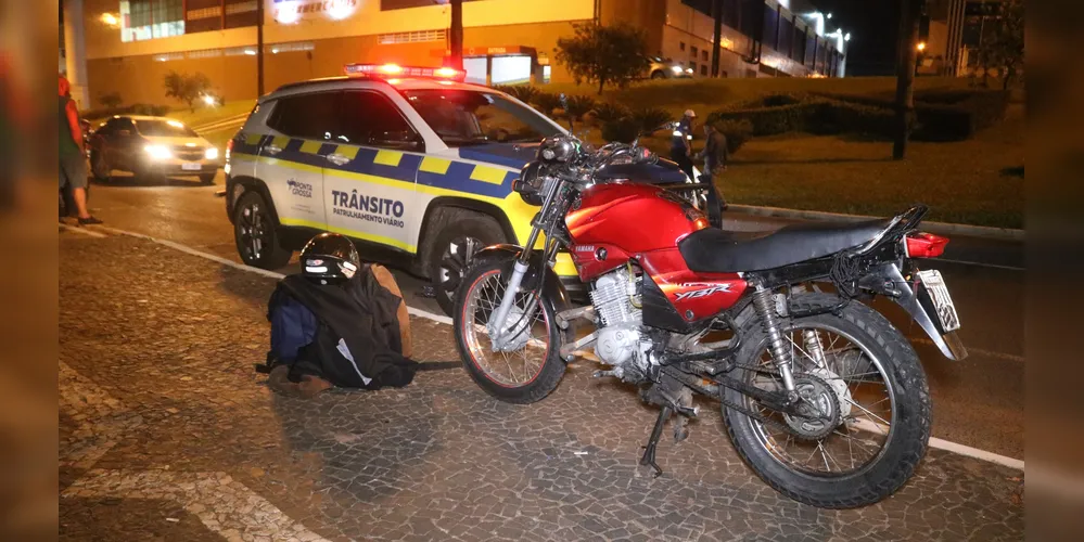 Moto atropela idoso em Uvaranas