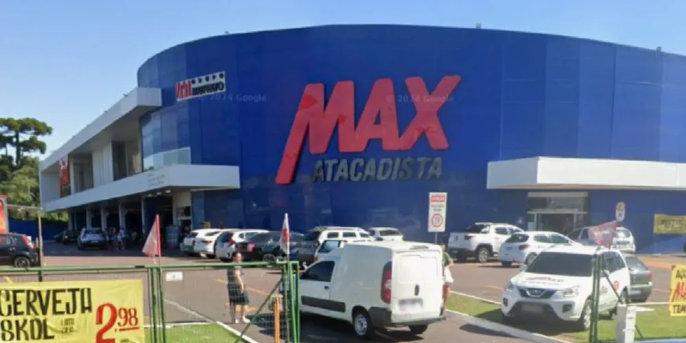 Local ficou repleto de fumaça, mas equipe controlou as chamas