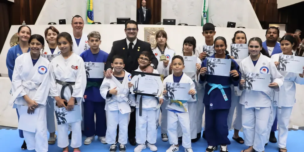 Projeto Leões do Tatame atende crianças e jovens em Castro e Ponta Grossa