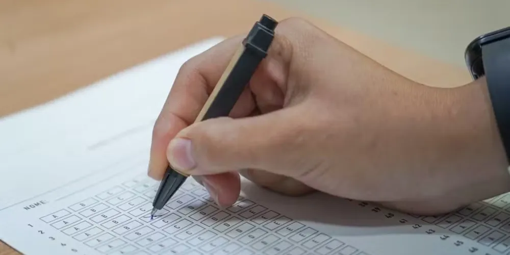 O candidato deve realizar sua inscrição através do site do Instituto Omni