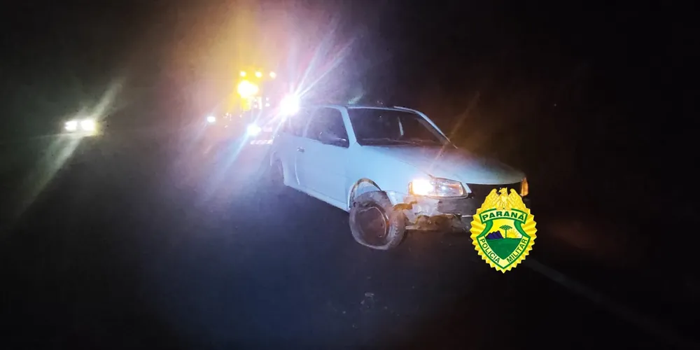 Condutor ficou ferido após a colisão