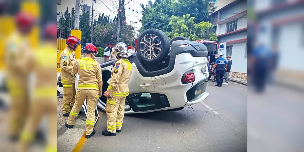 Jeep Renegade foi parar 50 metros distante do ponto de colisão