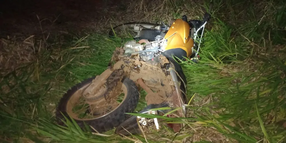 A motocicleta sofreu danos e foi recolhida ao pátio do PPRv