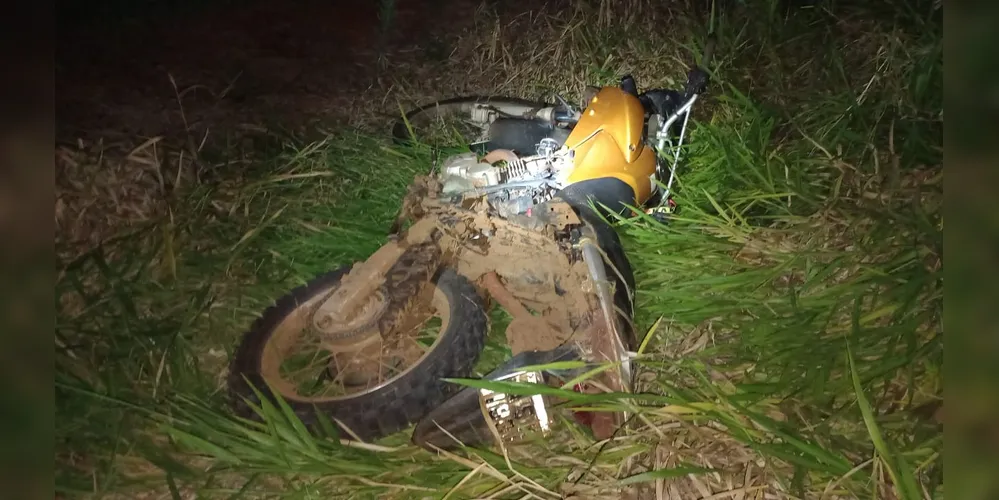 A motocicleta sofreu danos e foi recolhida ao pátio do PPRv